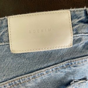 Jeans with rips